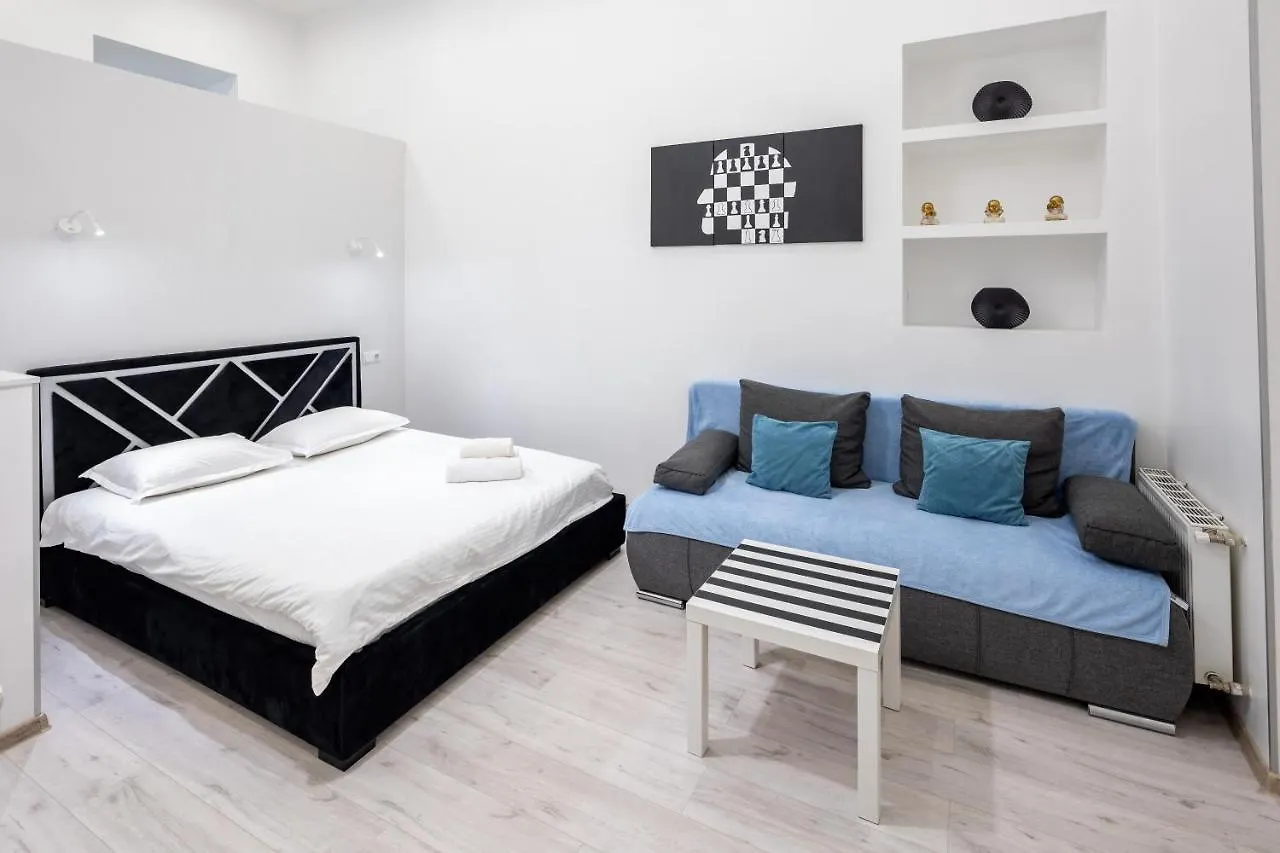 Bv Apartments Black And White Львов Украина