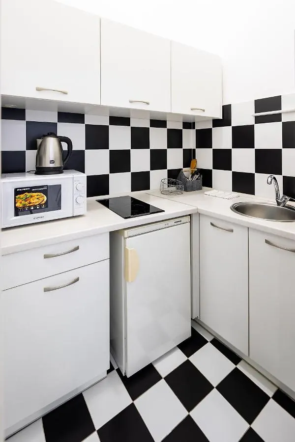 Bv Apartments Black And White Львов Украина